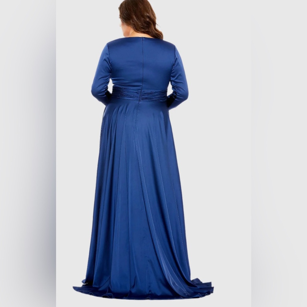 Mac Duggal quarter sleeve v neck A line gown silk gown midnight blue size 18W‎ - Picture 3 of 12